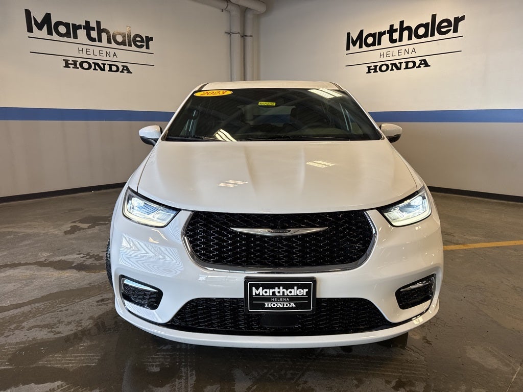 2023 Chrysler Pacifica Touring w/ Adaptive Cruise