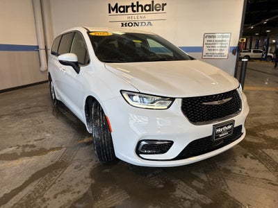 2023 Chrysler Pacifica Touring w/ Adaptive Cruise