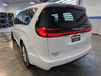 2023 Chrysler Pacifica Touring w/ Adaptive Cruise