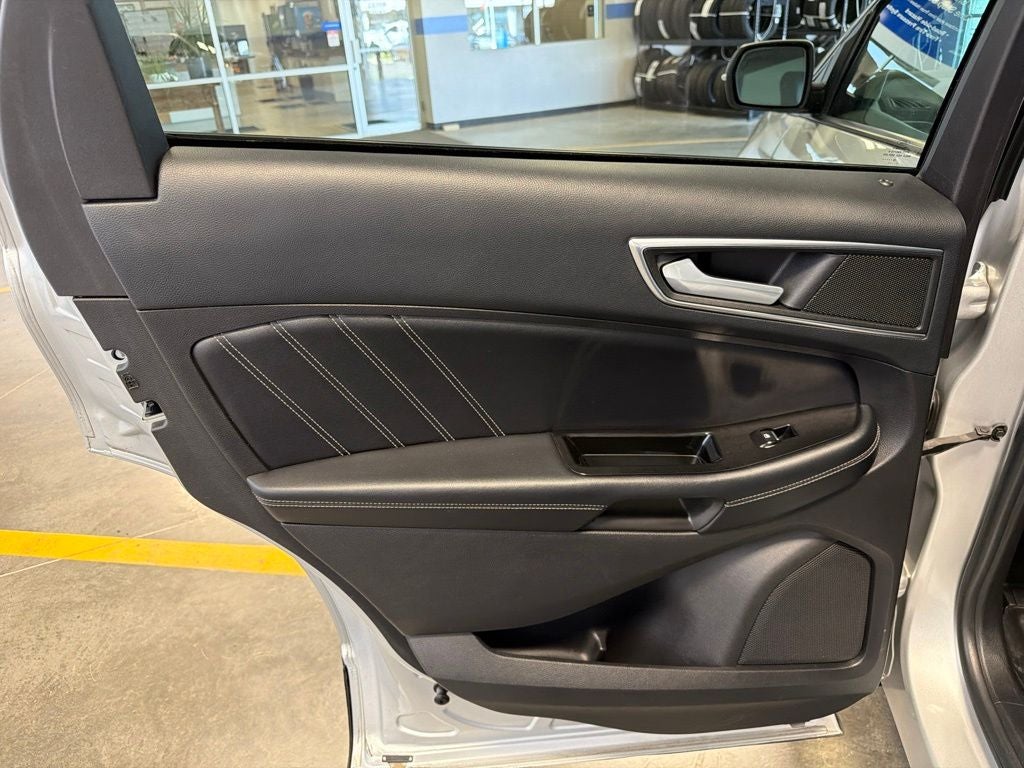 2017 Ford Edge Sport w/ Technology Pkg