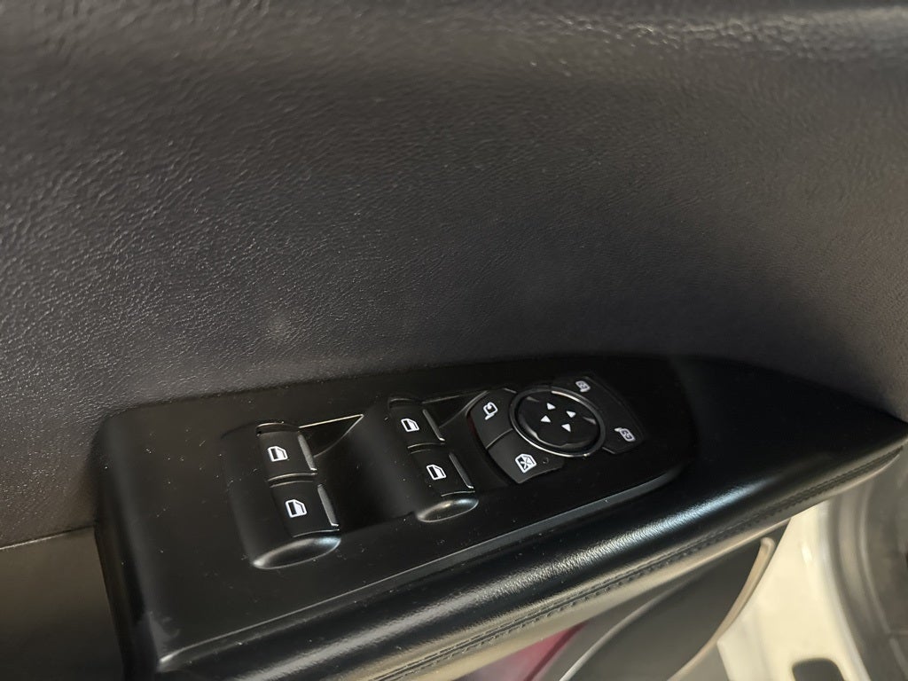 2016 Lincoln MKX Select w/ Nav, Revel Audio & Pano Roof