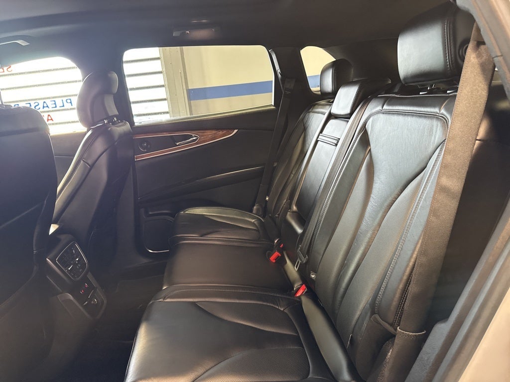 2016 Lincoln MKX Select w/ Nav, Revel Audio & Pano Roof