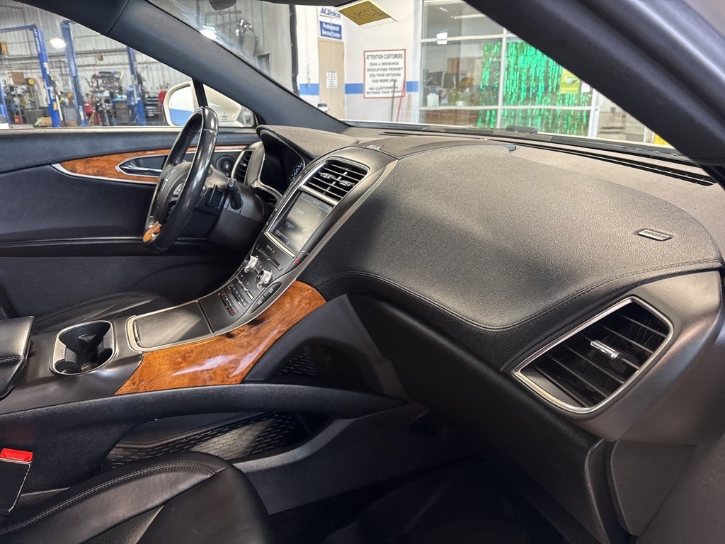 2016 Lincoln MKX Select w/ Nav, Revel Audio & Pano Roof