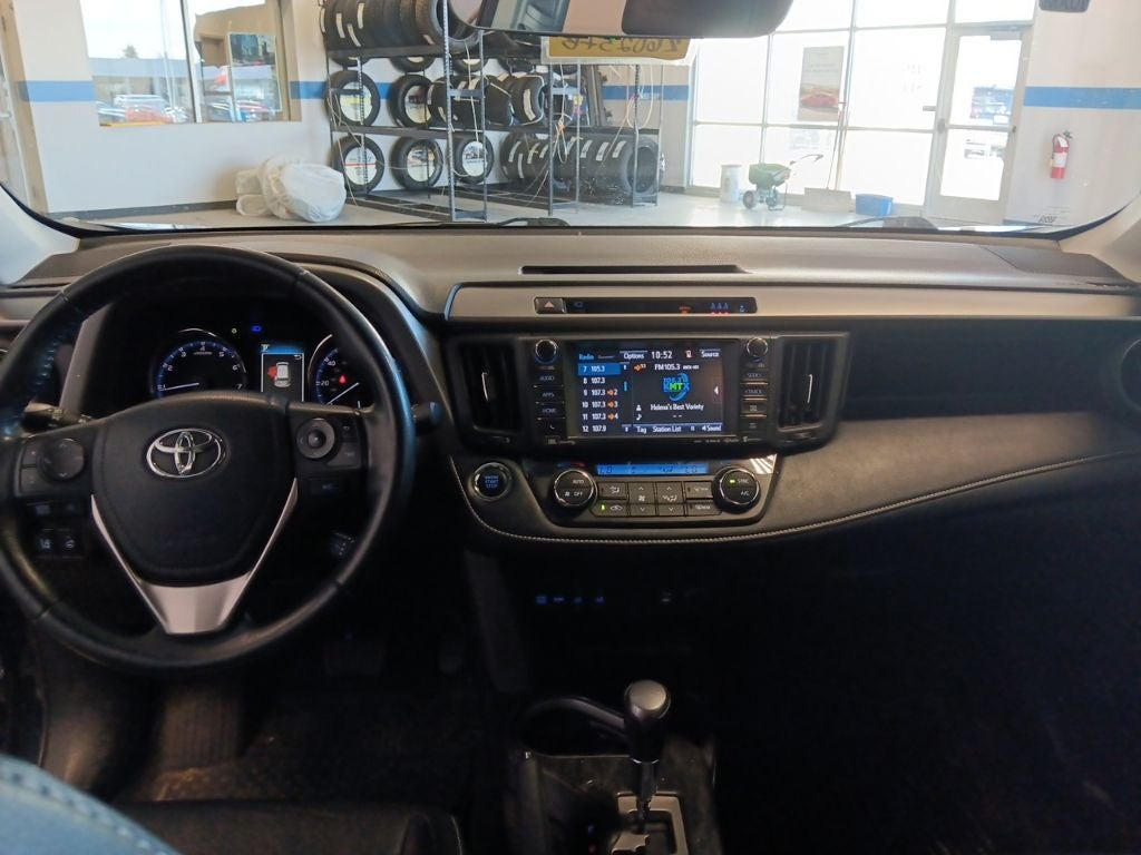 2017 Toyota RAV4 Platinum AWD w/ Nav