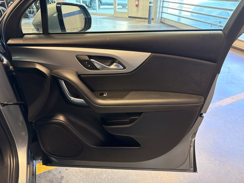 2025 Chevrolet Blazer LT 2LT w/ Convenience & Driver Confidence