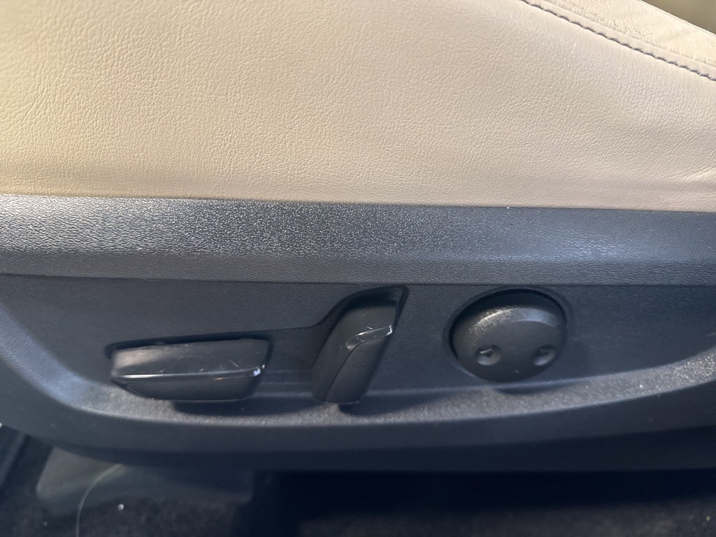 2019 INFINITI QX50 LUXE w/ Nav Pkg