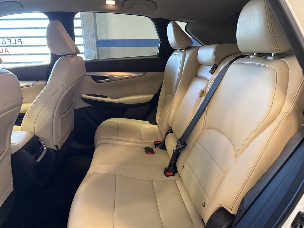 2019 INFINITI QX50 LUXE w/ Nav Pkg