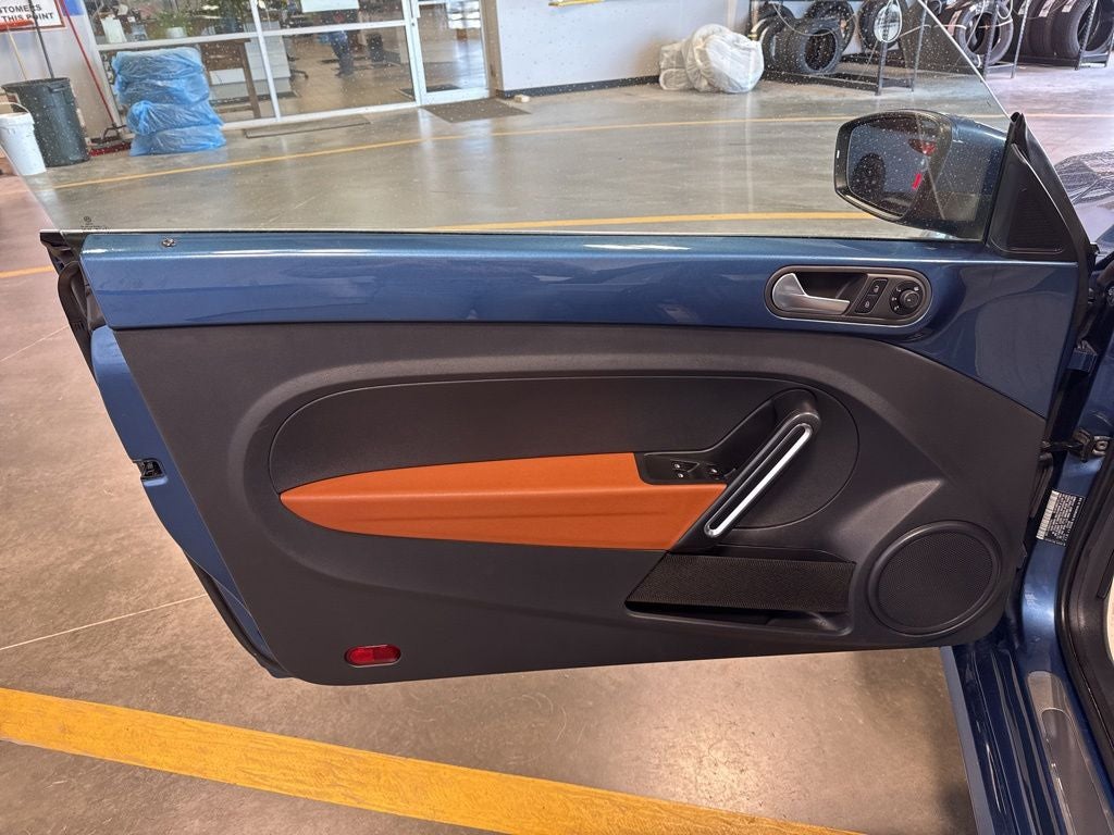 2017 Volkswagen Beetle 1.8T S w/ Nav