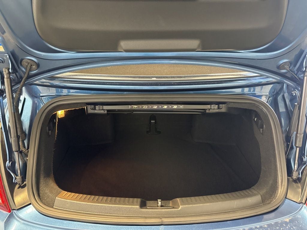2017 Volkswagen Beetle 1.8T S w/ Nav