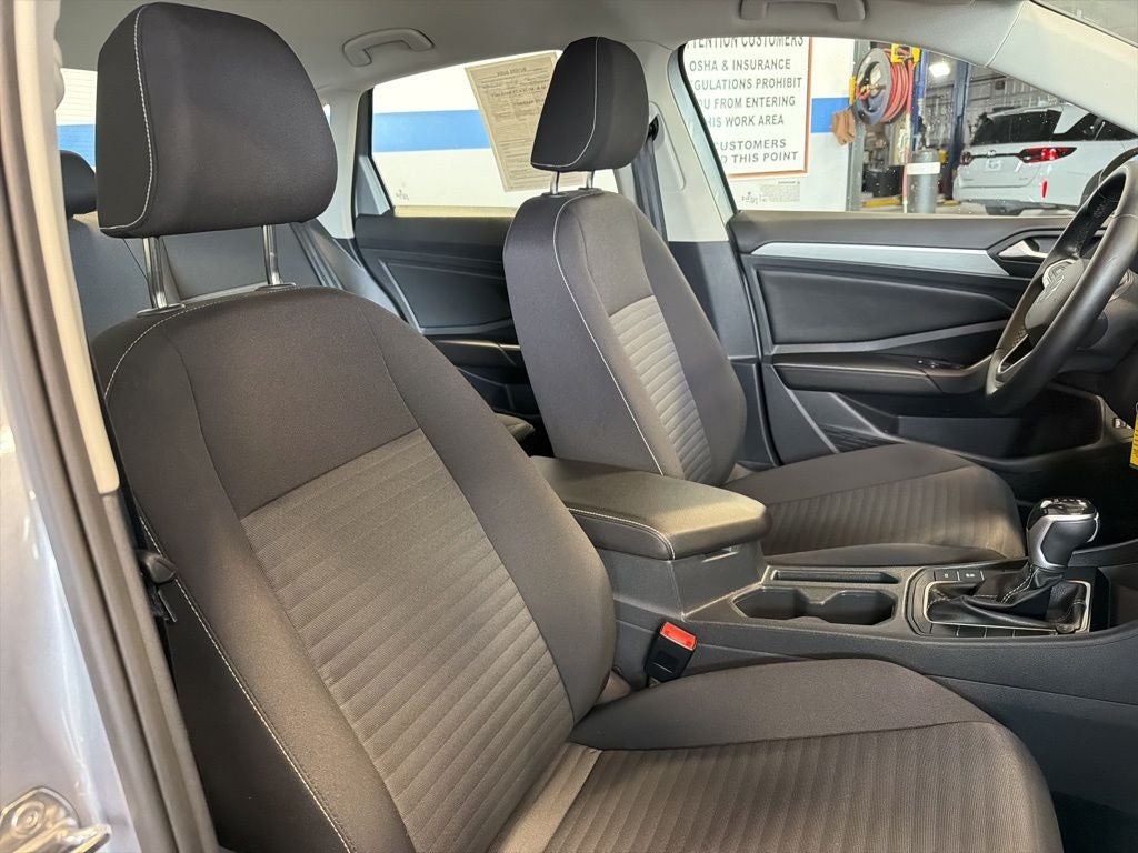 2025 Volkswagen Jetta 1.5T S w/ Adaptive Cruise