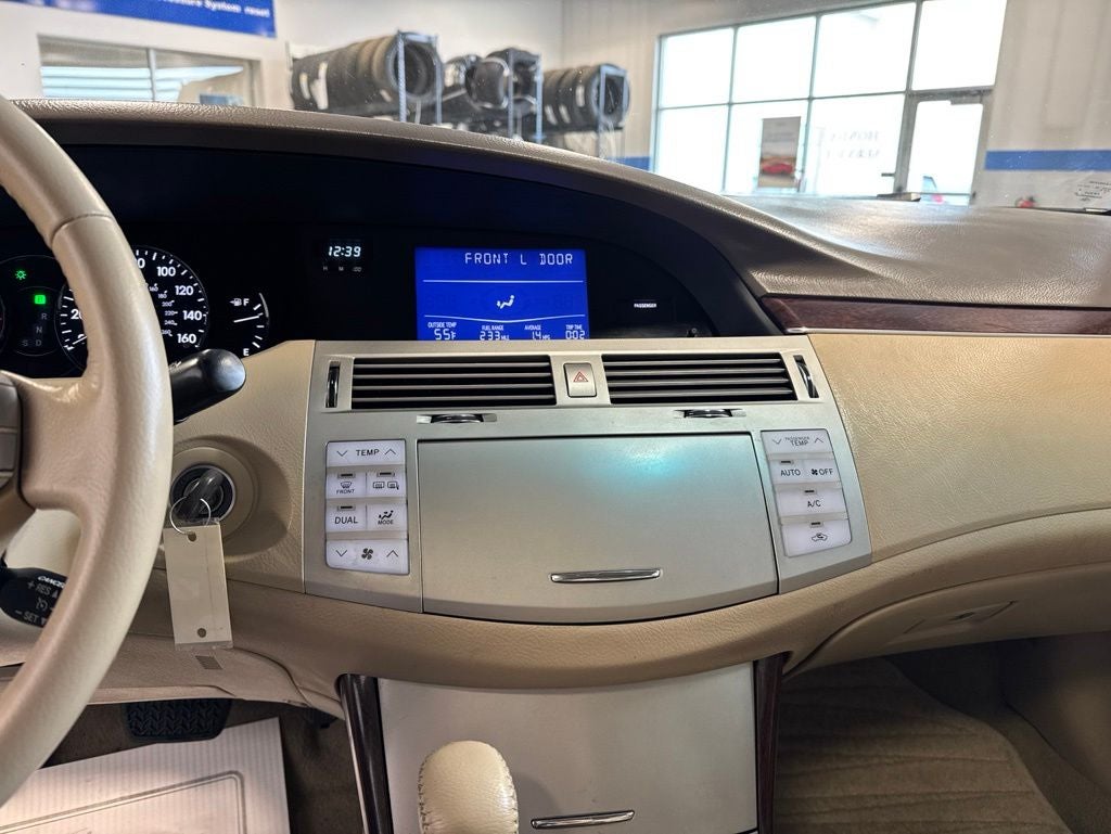 2009 Toyota Avalon XLS V6 w/ Sunroof