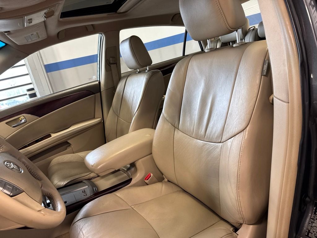 2009 Toyota Avalon XLS V6 w/ Sunroof
