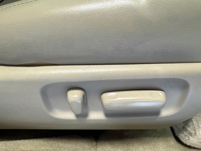 2009 Toyota Avalon XLS V6 w/ Sunroof