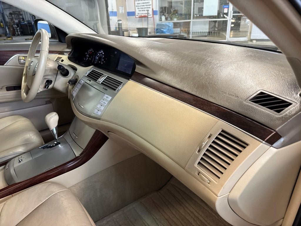 2009 Toyota Avalon XLS V6 w/ Sunroof