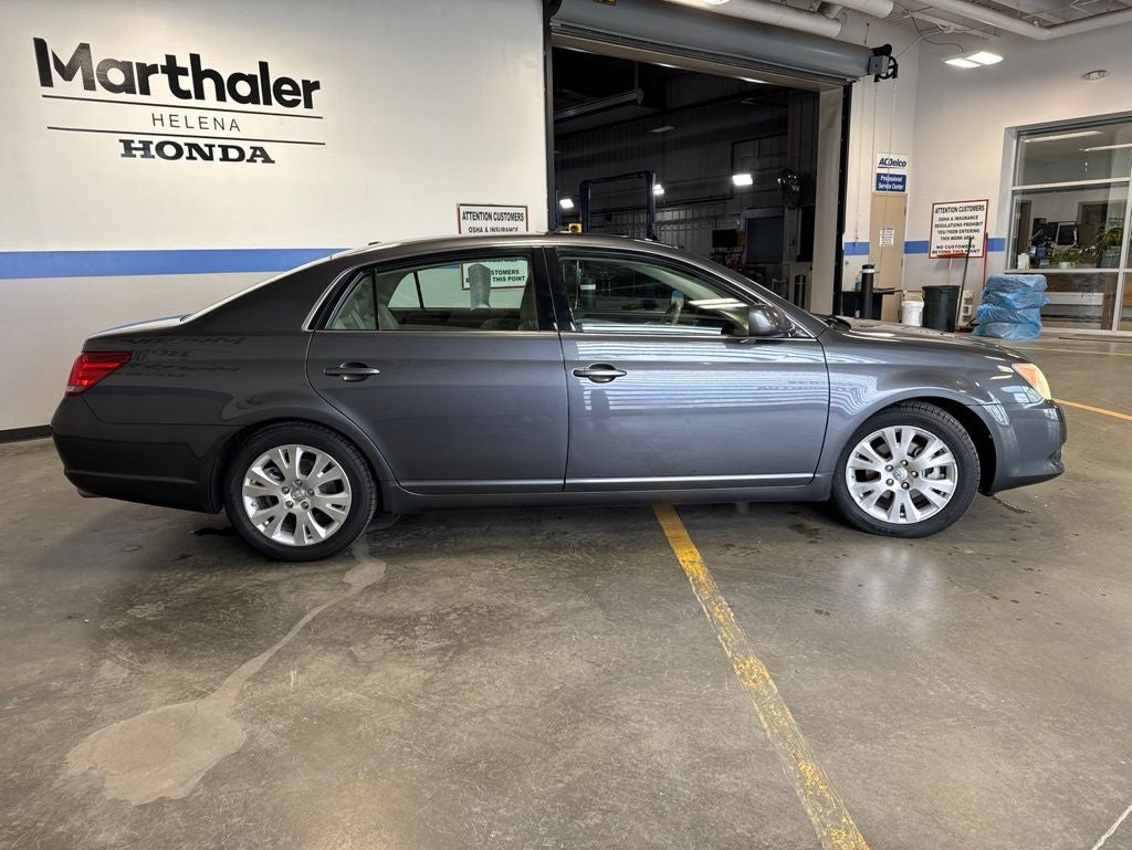 2009 Toyota Avalon XLS V6 w/ Sunroof