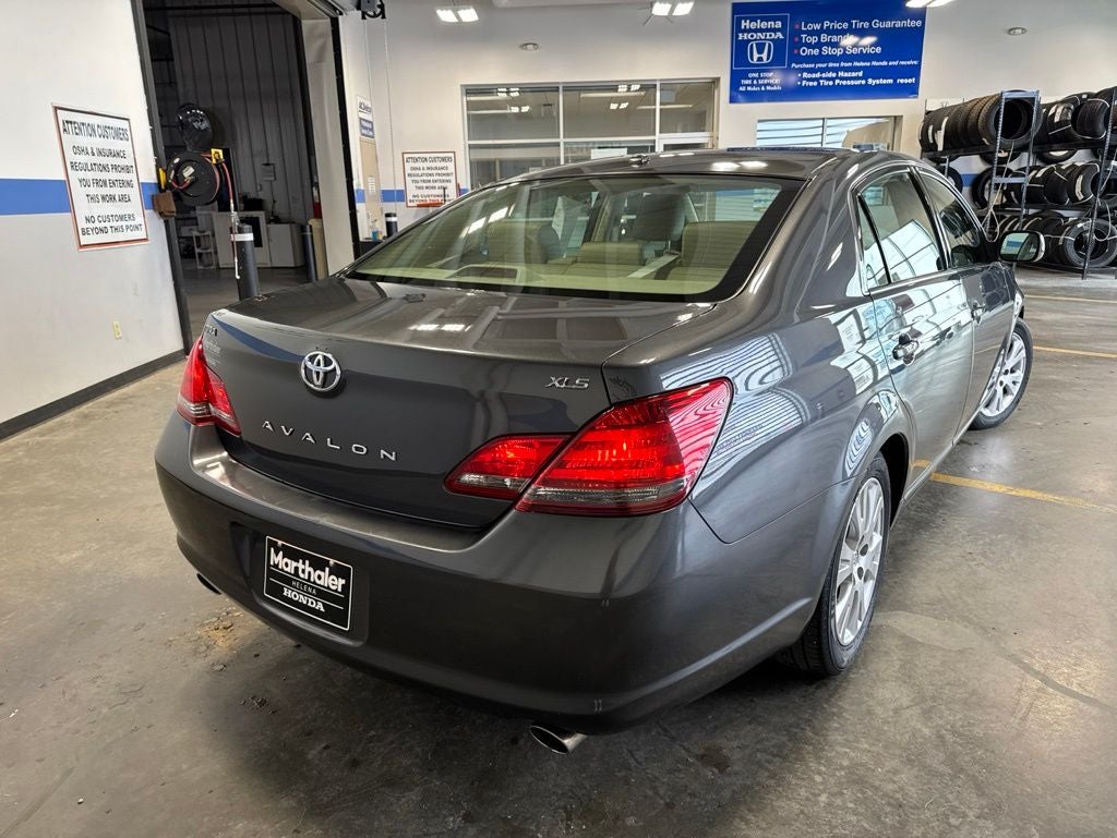 2009 Toyota Avalon XLS V6 w/ Sunroof