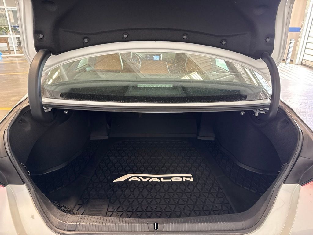 2019 Toyota Avalon Limited w/ Advanced Safety Pkg