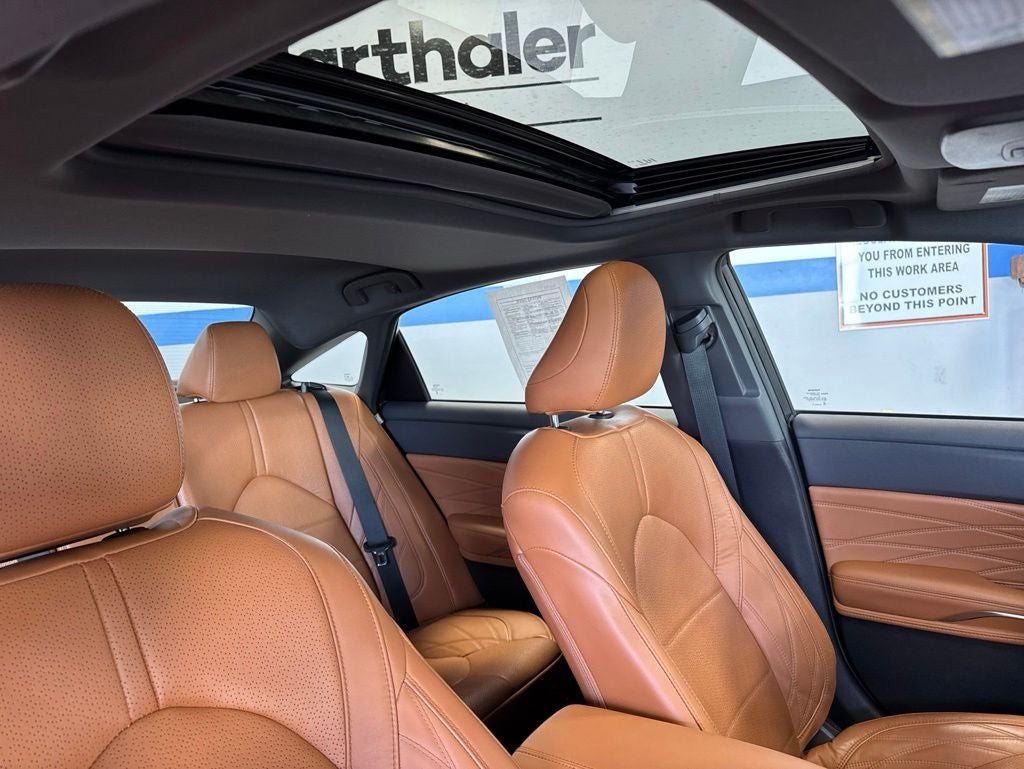 2019 Toyota Avalon Limited w/ Advanced Safety Pkg