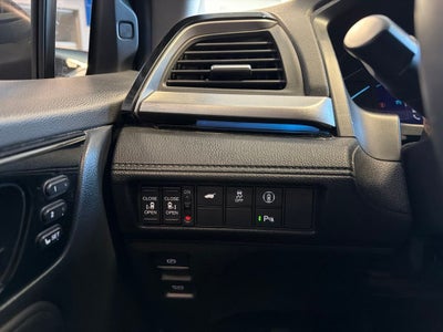 2023 Honda Odyssey Touring w/ Nav & Moonroof