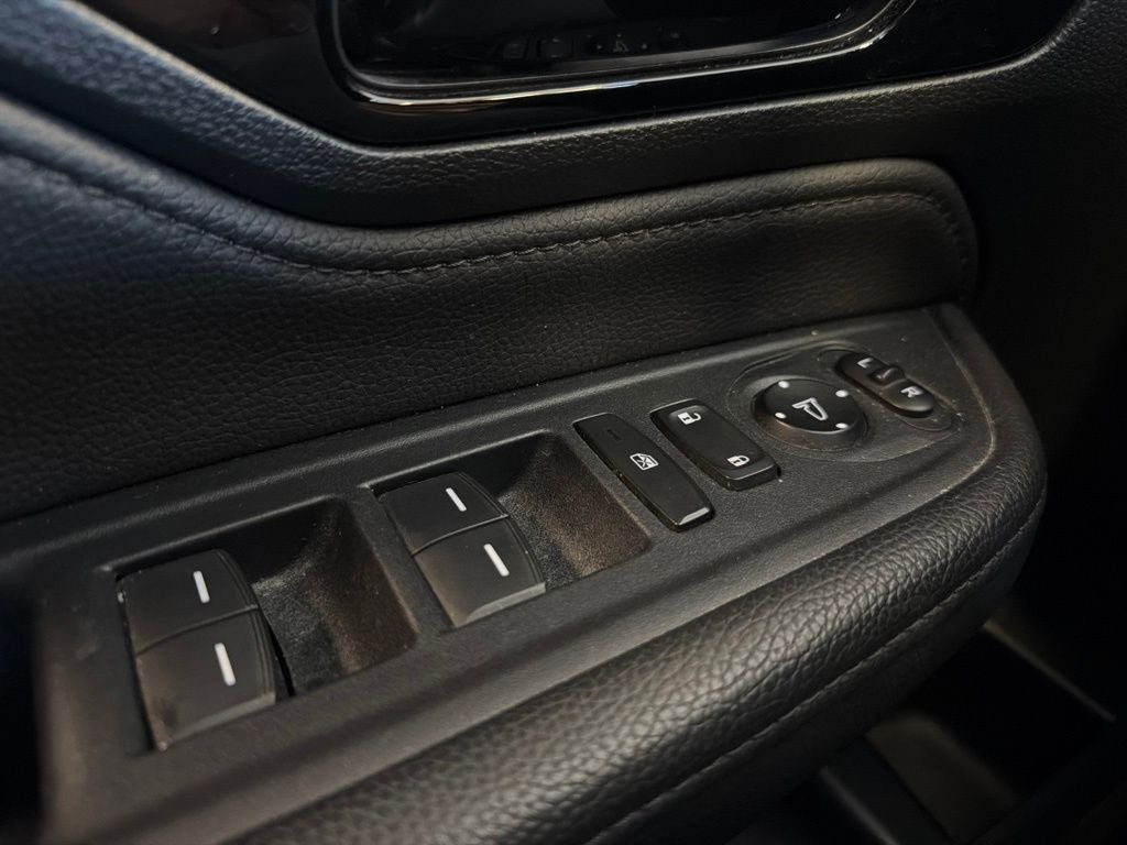 2023 Honda Odyssey Touring w/ Nav & Moonroof