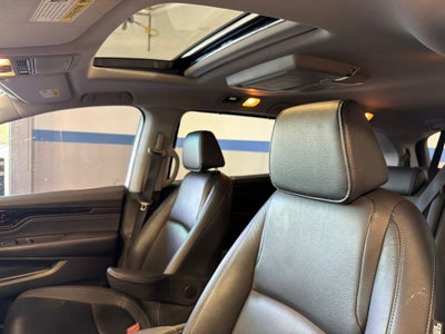 2023 Honda Odyssey Touring w/ Nav & Moonroof