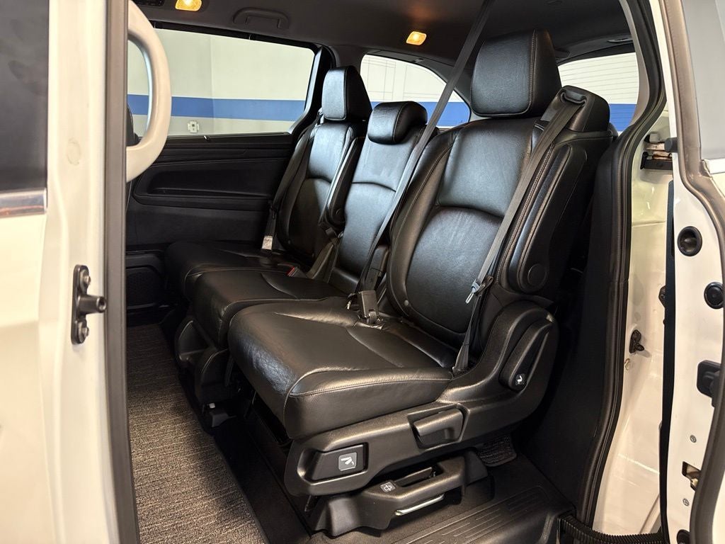 2023 Honda Odyssey Touring w/ Nav & Moonroof