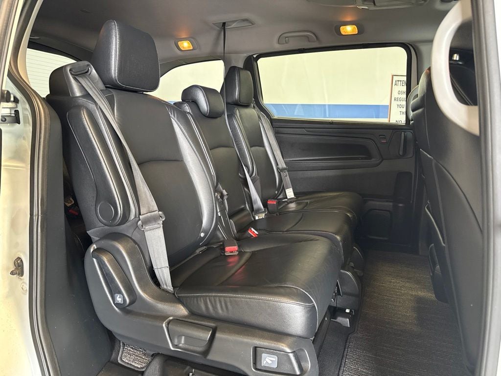 2023 Honda Odyssey Touring w/ Nav & Moonroof