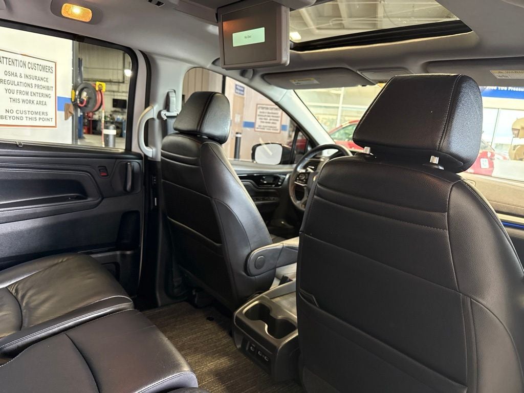 2023 Honda Odyssey Touring w/ Nav & Moonroof