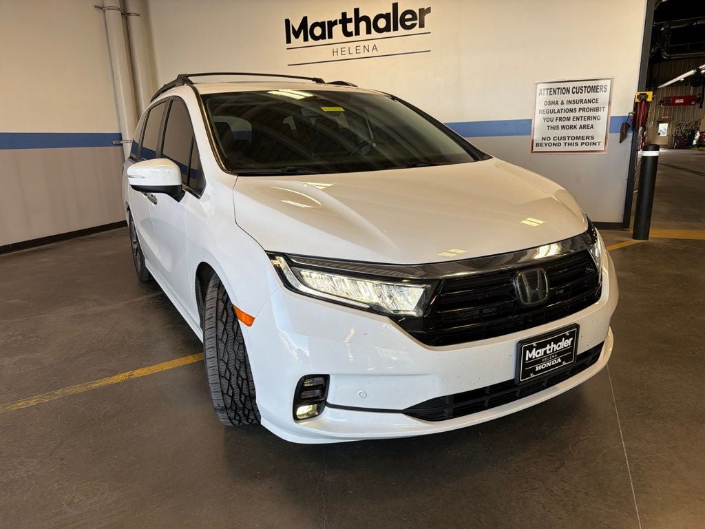 2023 Honda Odyssey Touring w/ Nav & Moonroof