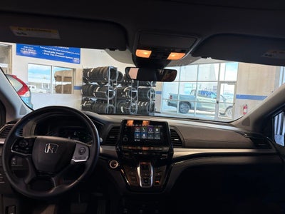 2023 Honda Odyssey Touring w/ Nav & Moonroof