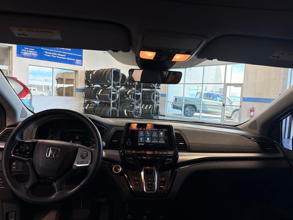 2023 Honda Odyssey Touring w/ Nav & Moonroof