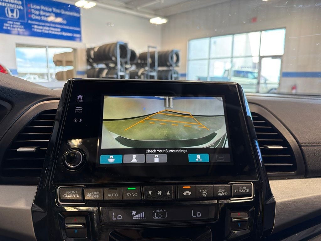 2023 Honda Odyssey Touring w/ Nav & Moonroof