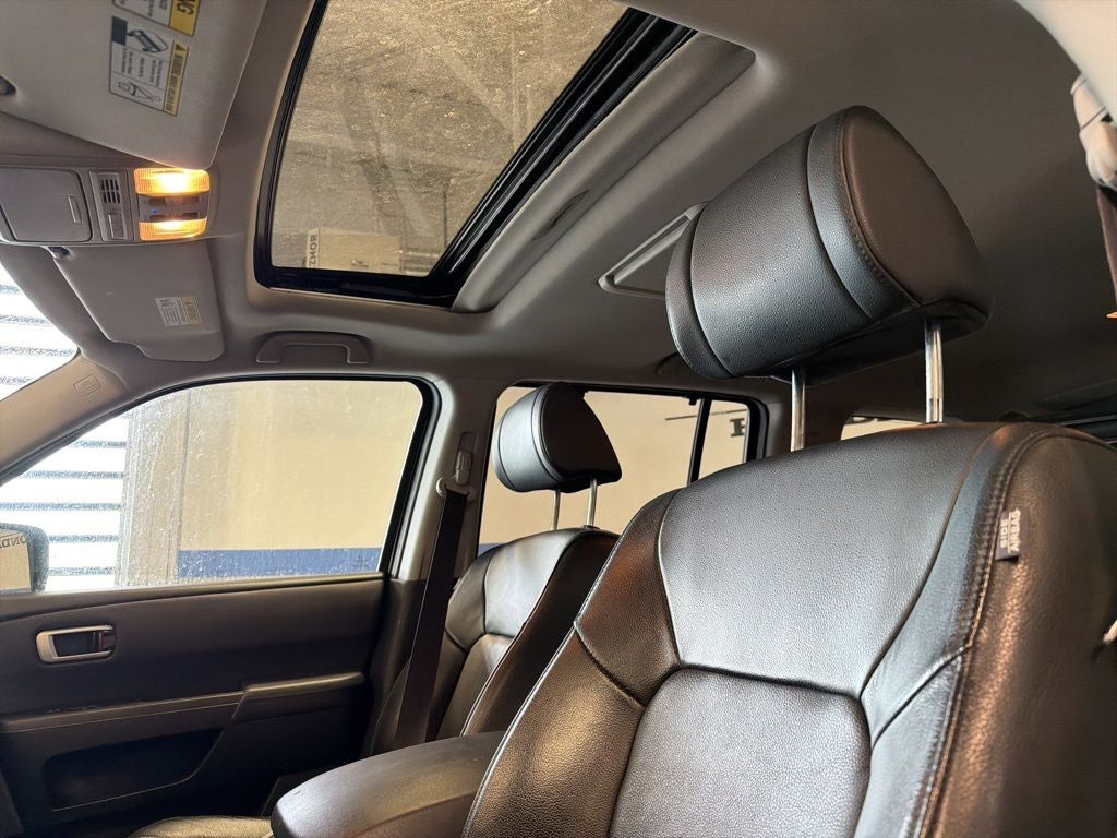 2013 Honda Pilot Touring w/ Nav & RES