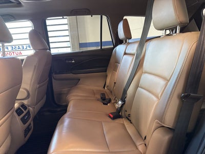 2016 Honda Pilot Touring w/ NAV