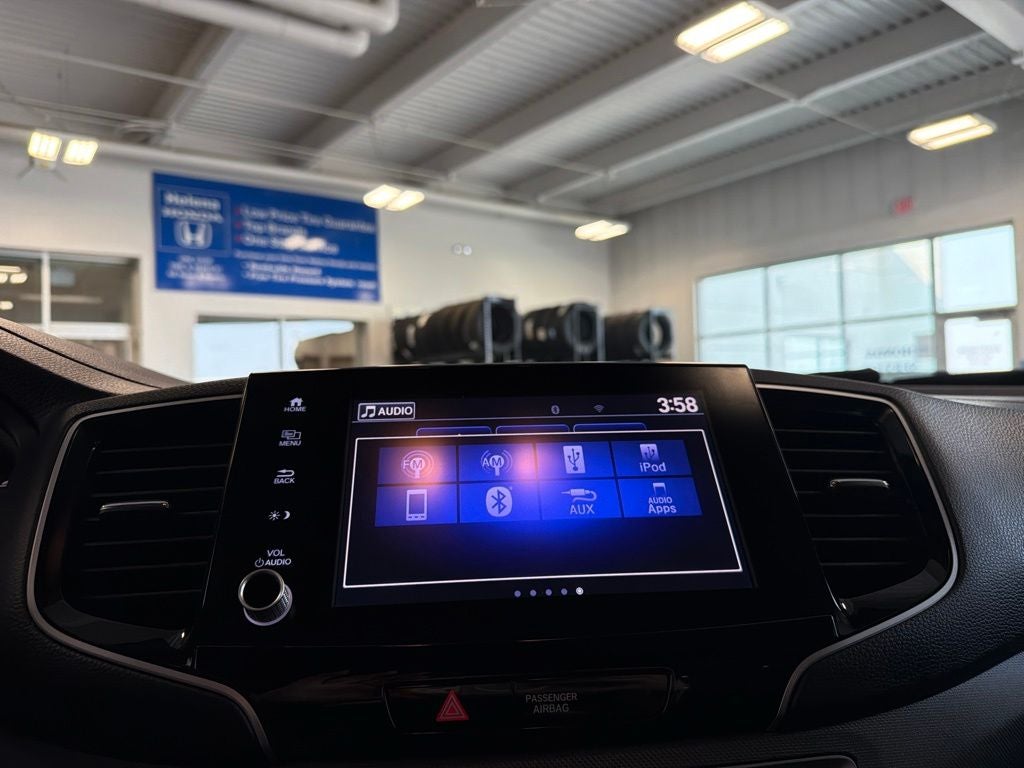 2022 Honda Ridgeline Sport w/ Utility Pkg