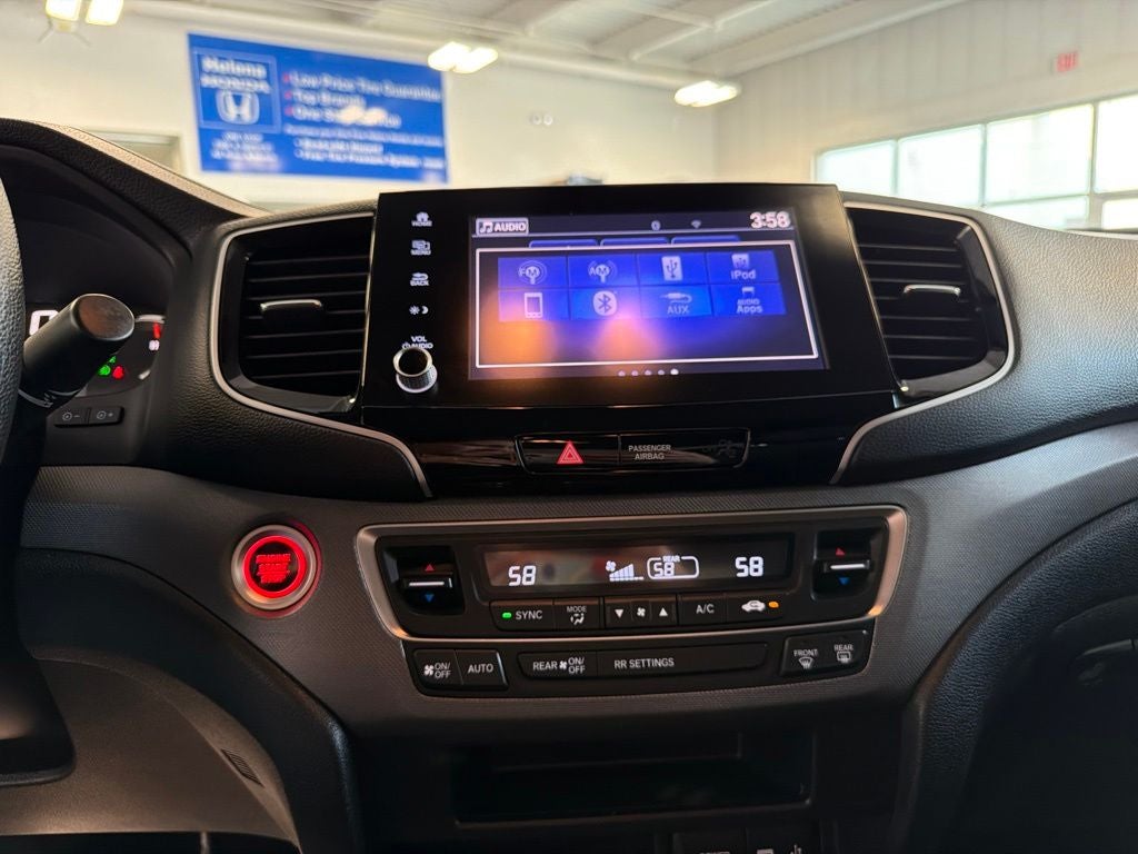 2022 Honda Ridgeline Sport w/ Utility Pkg