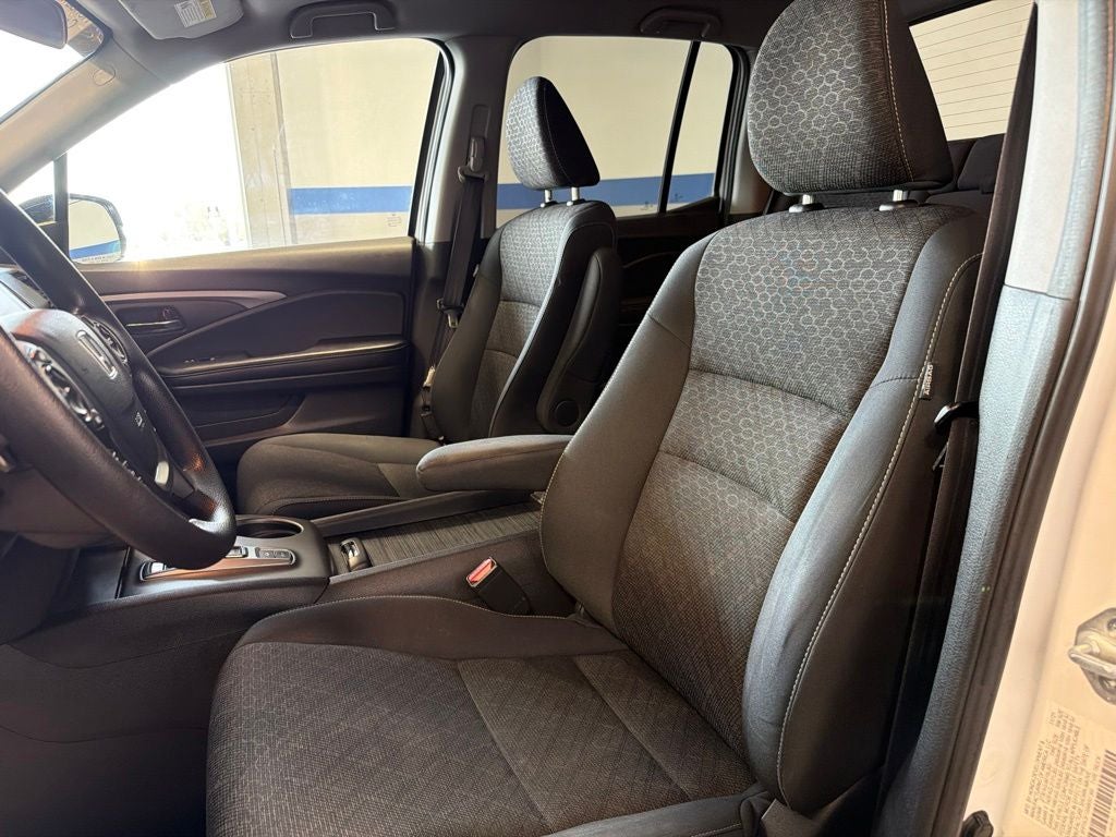 2022 Honda Ridgeline Sport w/ Utility Pkg