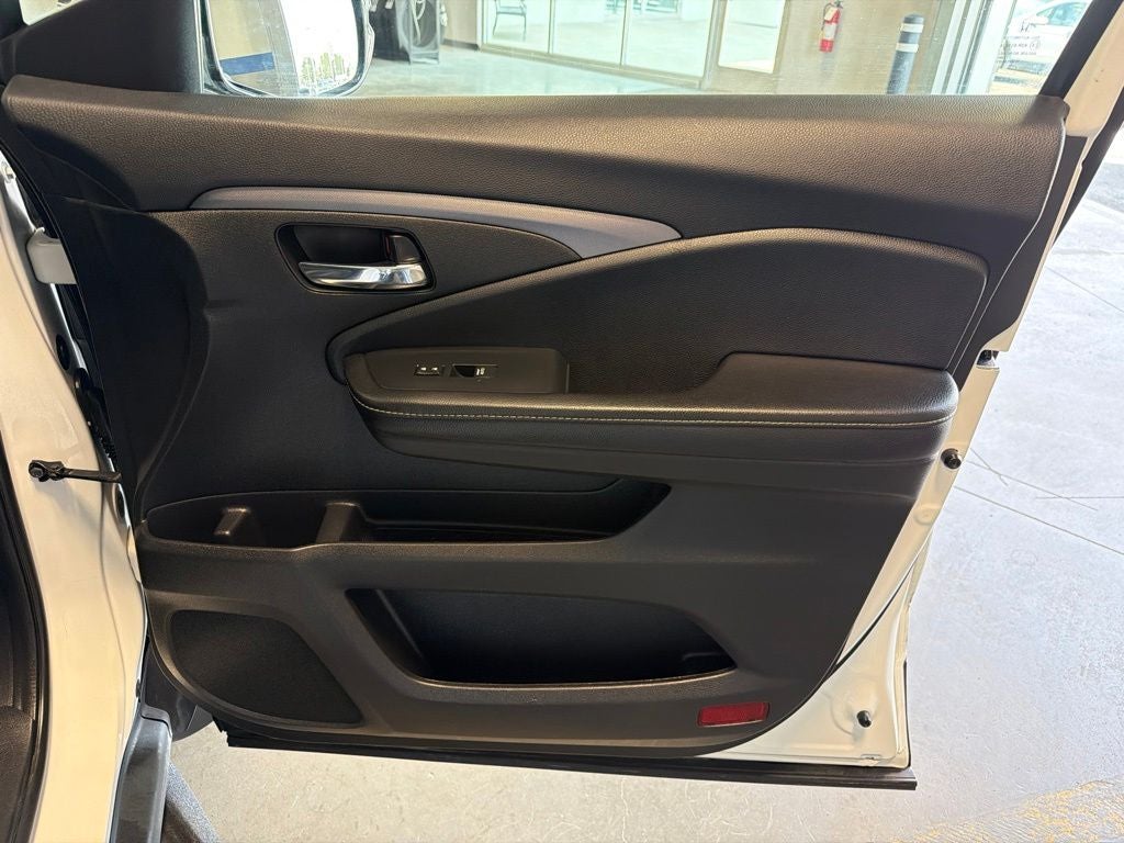 2022 Honda Ridgeline Sport w/ Utility Pkg