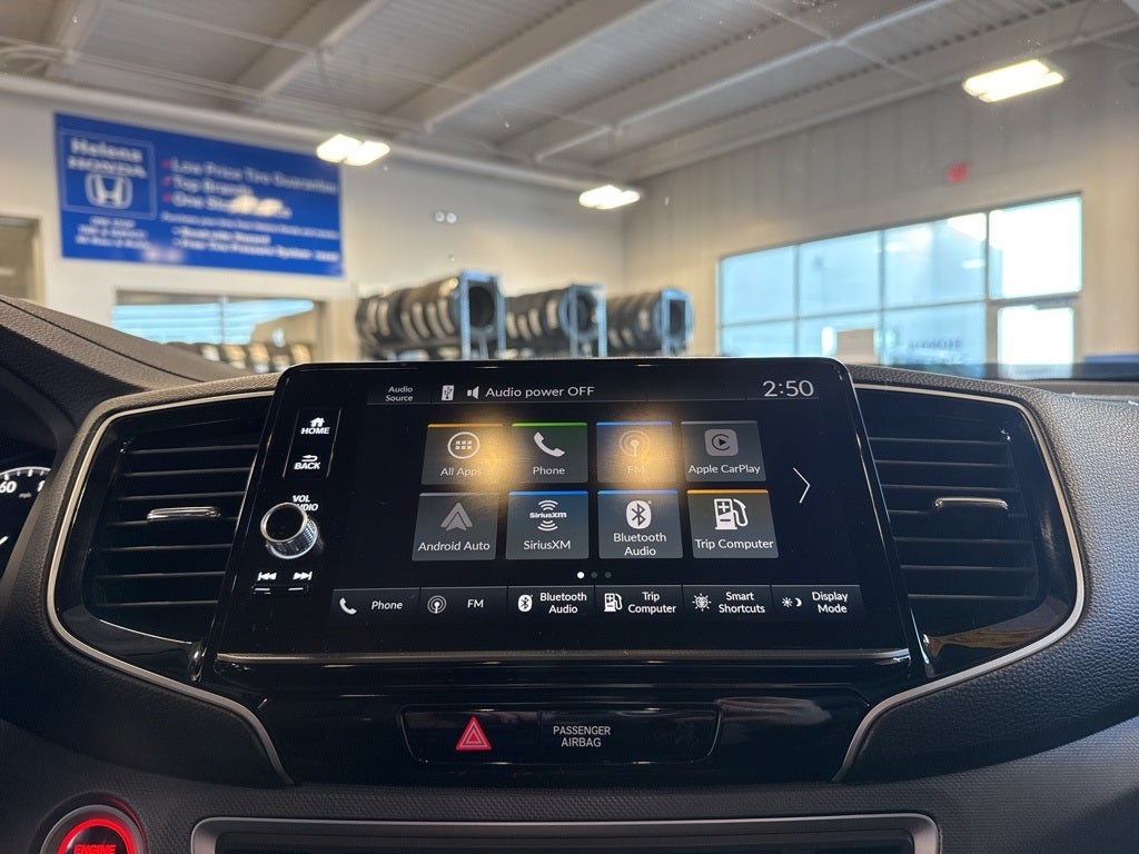 2025 Honda Ridgeline RTL w/ Utility Pkg