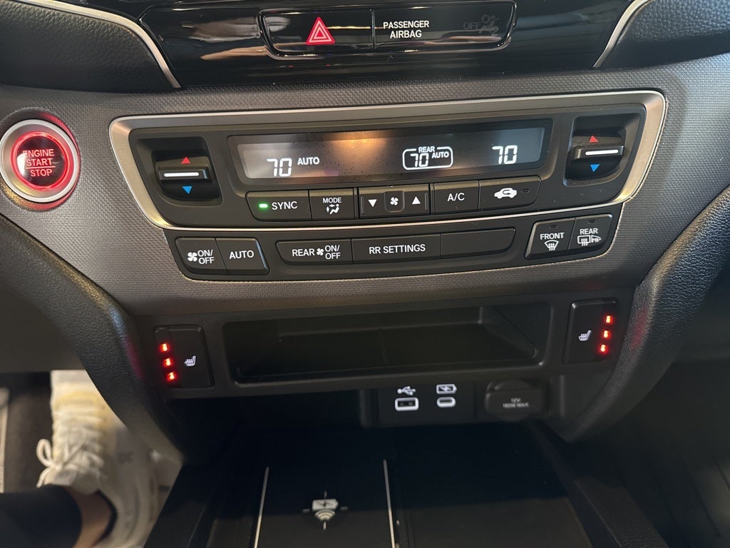 2025 Honda Ridgeline RTL w/ Utility Pkg