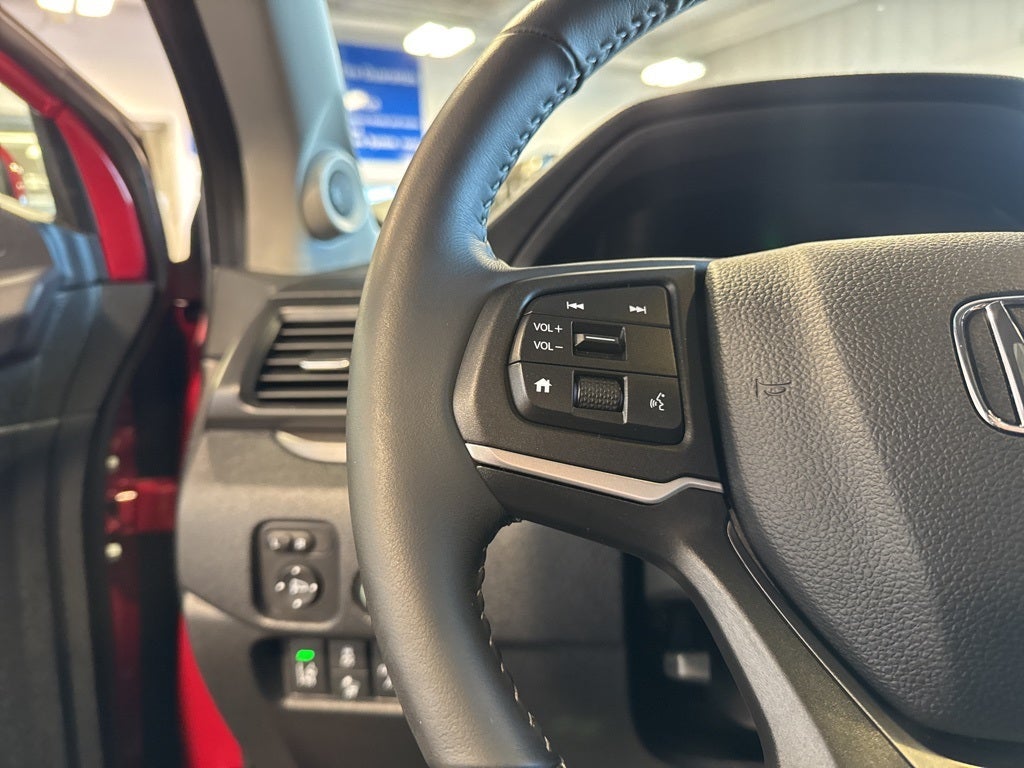 2025 Honda Ridgeline RTL w/ Utility Pkg