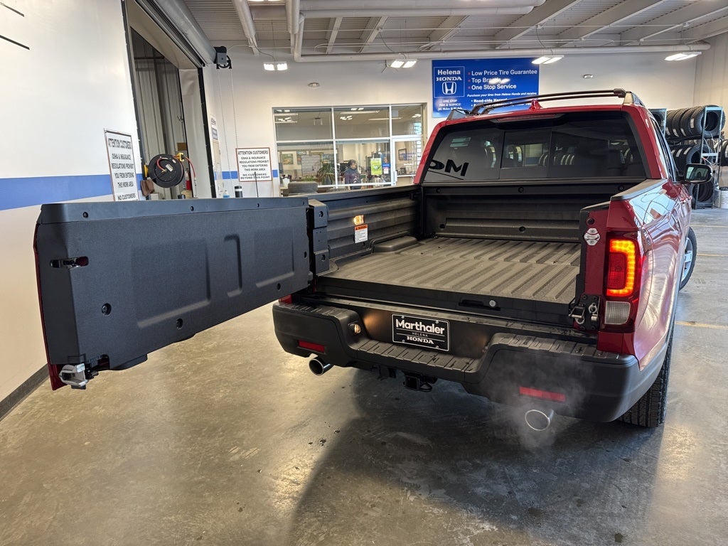 2025 Honda Ridgeline RTL w/ Utility Pkg