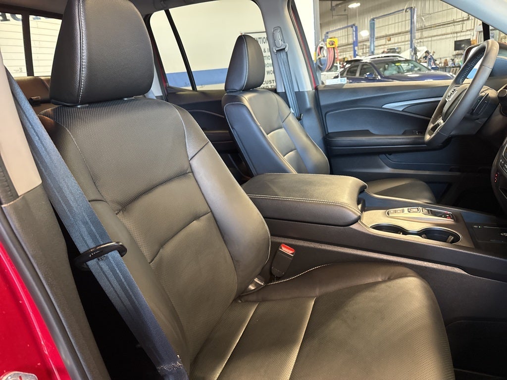 2025 Honda Ridgeline RTL w/ Utility Pkg