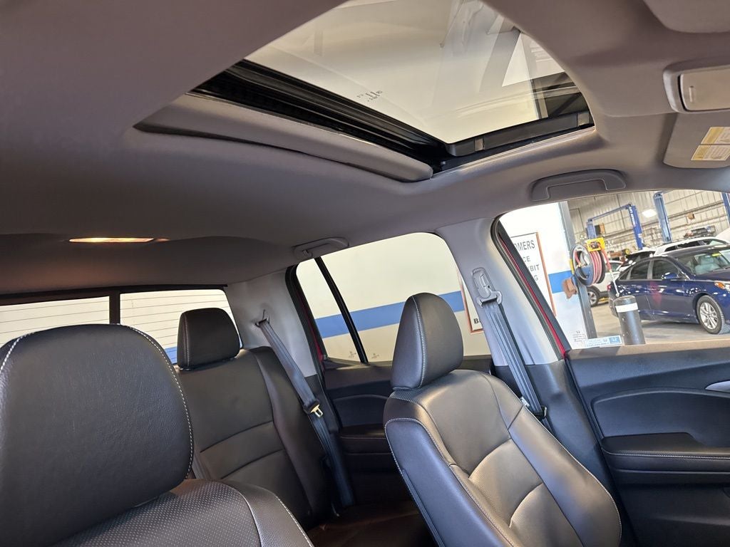 2025 Honda Ridgeline RTL w/ Utility Pkg