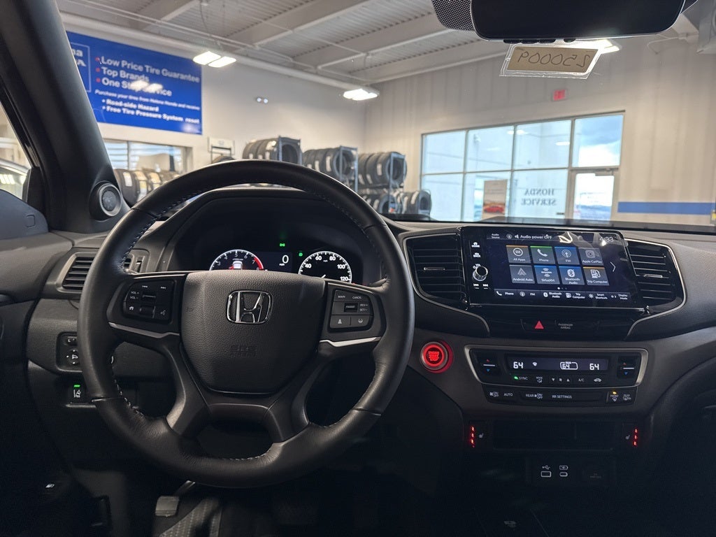 2025 Honda Ridgeline RTL w/ Utility Pkg