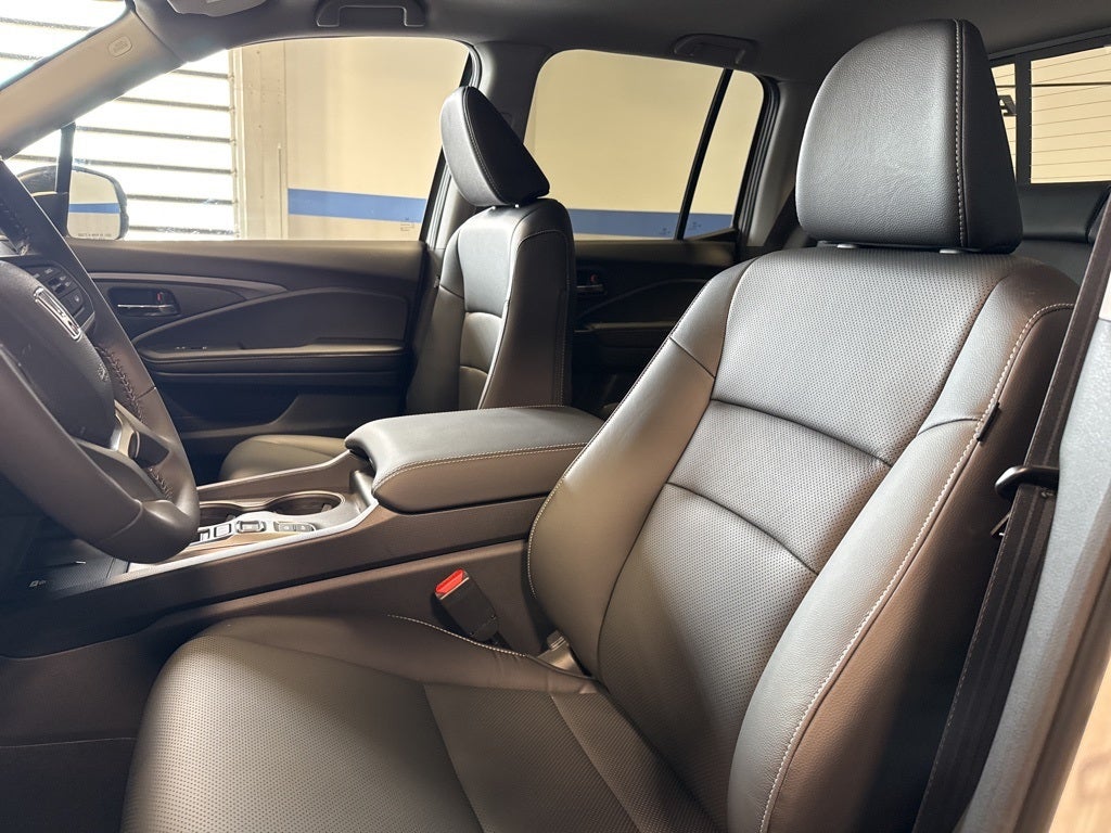 2025 Honda Ridgeline RTL Utility + Pkg