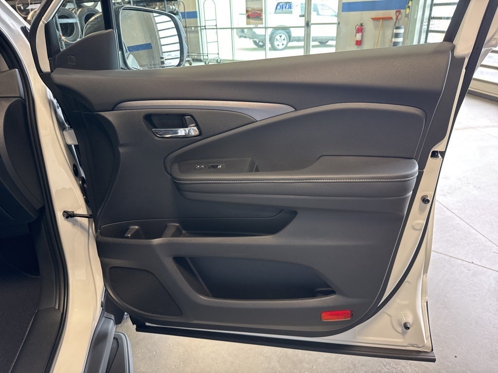 2025 Honda Ridgeline RTL Utility + Pkg