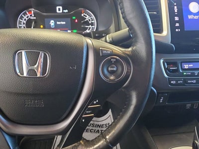 2019 Honda Ridgeline RTL-T w/ Nav