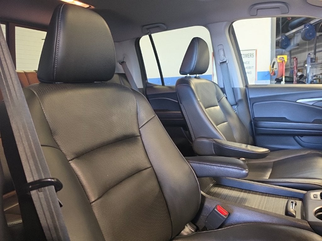 2019 Honda Ridgeline RTL-T w/ Nav