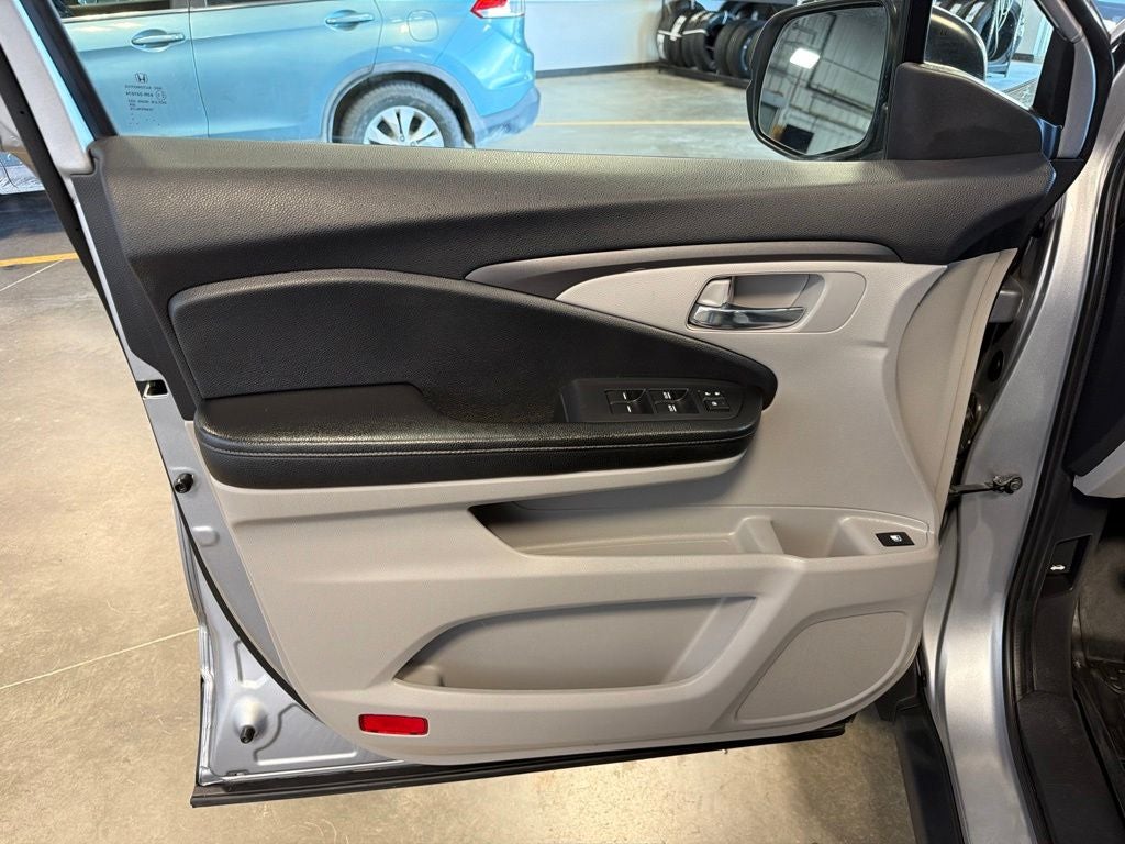 2019 Honda Ridgeline RTL-T w/ Nav